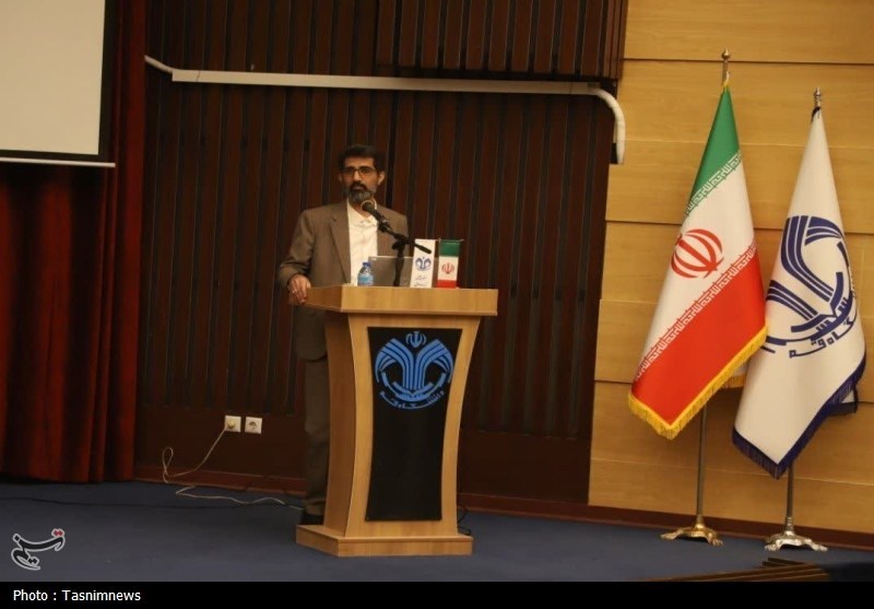 تجلیل از پژوهشگران و فناوران برگزیده قم