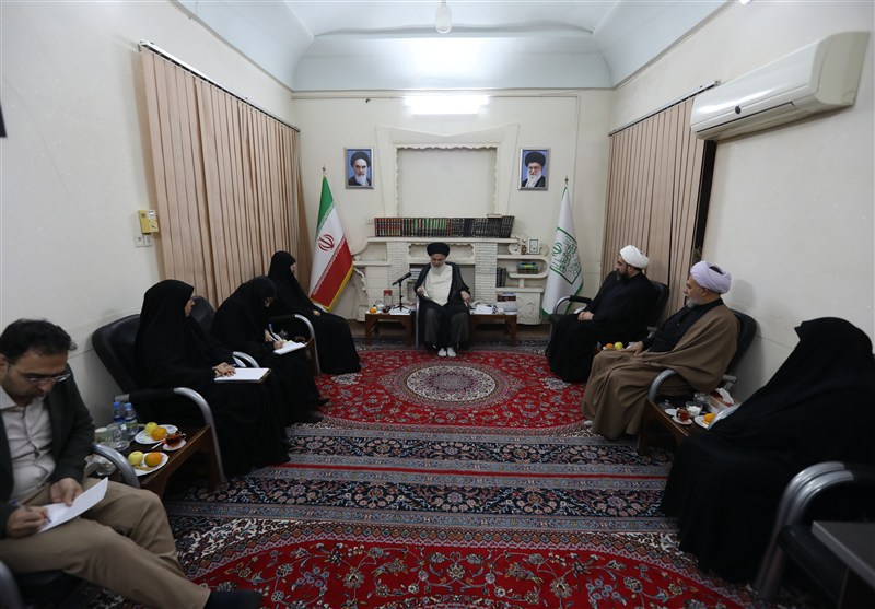 آیت‌الله حسینی‌بوشهری: الگوی زن مسلمان ایرانی باید به جامعه معرفی شود