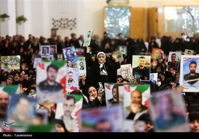 آیین ملی تکریم مادران و همسران شهدا در حرم حضرت معصومه(س)