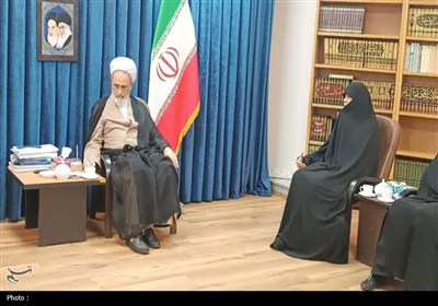 زن تراز انقلاب اسلامی باید به جهان معرفی شود