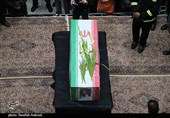 وداع تلخ آتش‌نشانان کرمانی با رفیق شهید