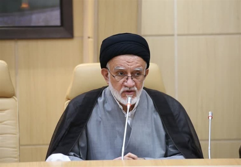 طلاب باید در فعالیت‌های جهادی میدانی پیشگام باشند