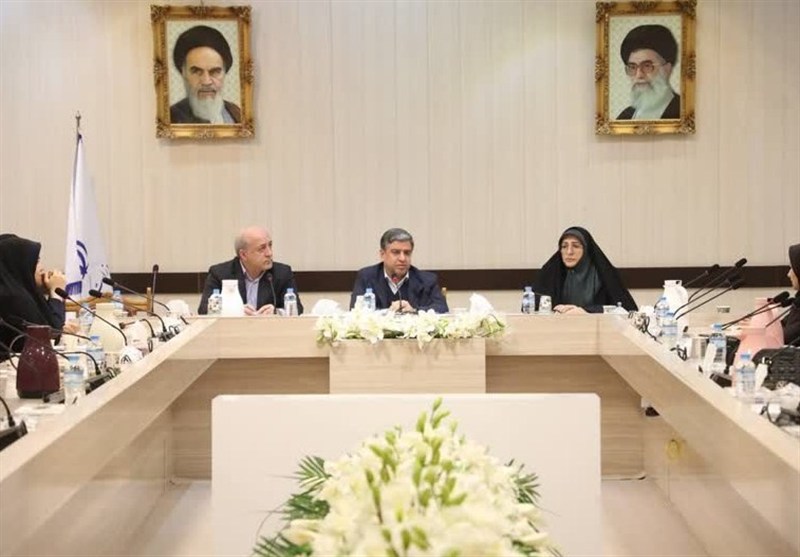 نقش زنان در تربیت نسل موفق و مسئولیت‌پذیر