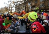 مراسم شادپیمایی عروسک ها و  افتتاحیه سی امین جشنواره بین المللی تئاتر کودک و نوجوان همدان
