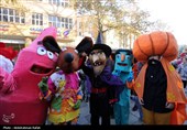مراسم شادپیمایی عروسک ها و  افتتاحیه سی امین جشنواره بین المللی تئاتر کودک و نوجوان همدان