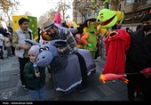 مراسم شادپیمایی عروسک ها و  افتتاحیه سی امین جشنواره بین المللی تئاتر کودک و نوجوان همدان
