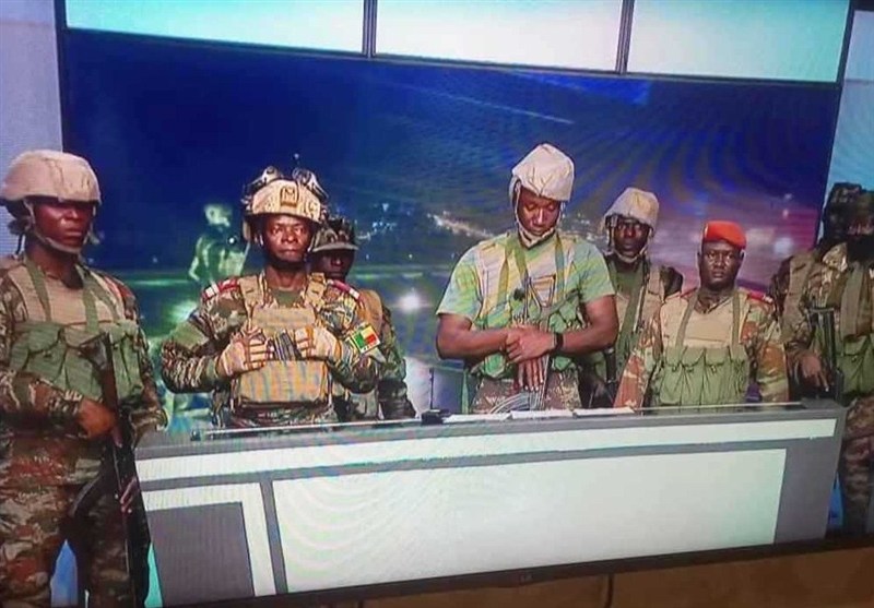 بنين.. عسكريون يعلنون إقالة الرئيس والسيطرة على الحكم