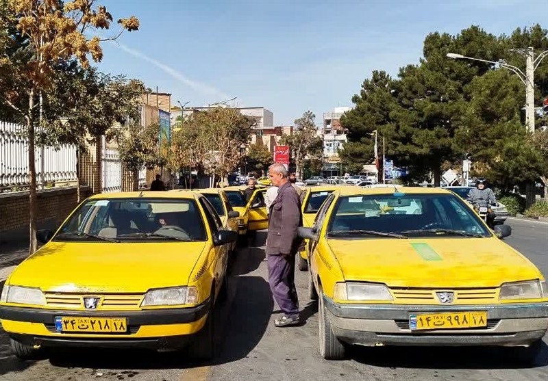 گزارشی از رانندگان تاکسی همدان؛ از فرسودگی ناوگان تا رقابت با تاکسی‌های اینترنتی+فیلم