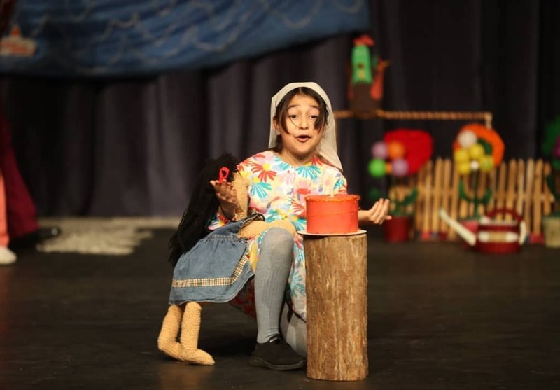 تئاتر؛  آموزگار مهربان کودکان