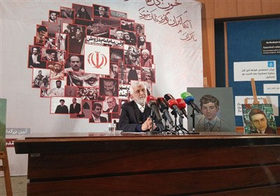 جلیلی:  نمی‌توان کشور را با تعارف و‌ نمایش اداره کرد