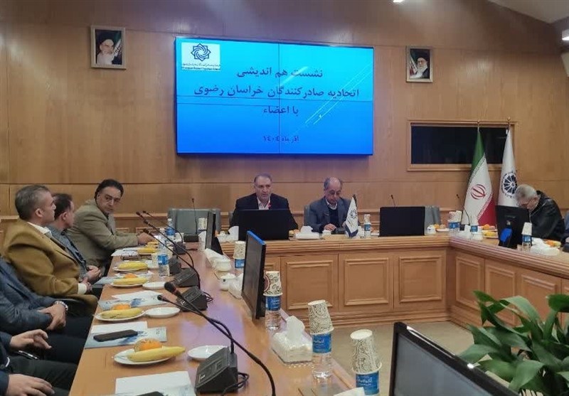 خام‌فروشی و تعهدات ارزی صادرات را زمین‌گیر کرد