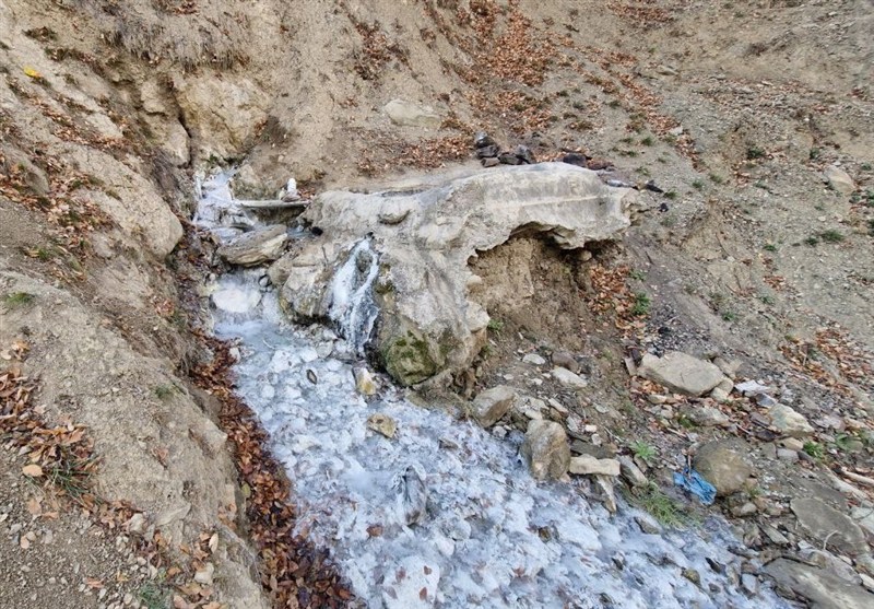 چشمه گوگردی اشکور رحیم آباد؛ آبِ درمانگری که در انتظار توجه مسئولان است