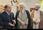 دیدار صمیمی نماینده ولی‌فقیه در کردستان با دانش‌آموزان دبستانی