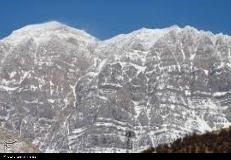 دنا سفید پوش شد