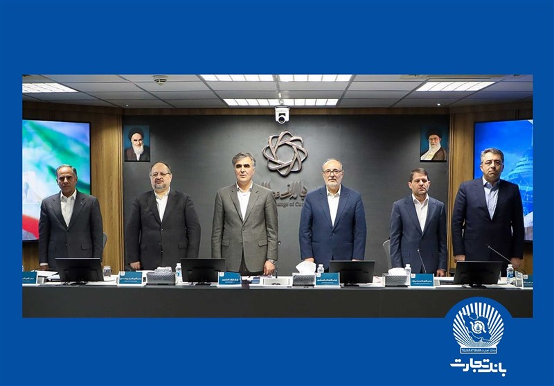 رونمایی از طرح پیش‌فروش ارز صادراتی برای اولین بار در بانک تجارت کلید خورد