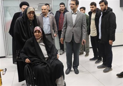 استقبال دانشگاه شریف از فهیمه سادات هاشمی دانشجوی جانباز