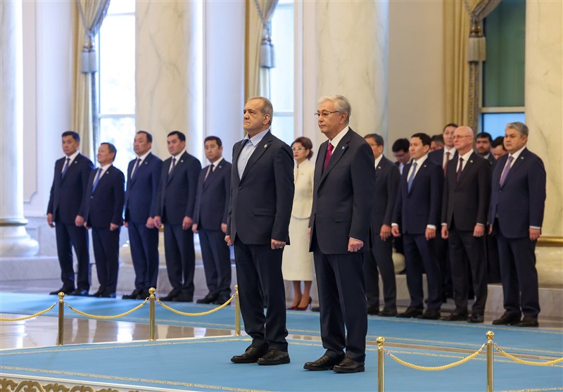 توقيع وتبادل 14 وثيقة ومذكرة تفاهم للتعاون الثنائي بين إيران وكازاخستان