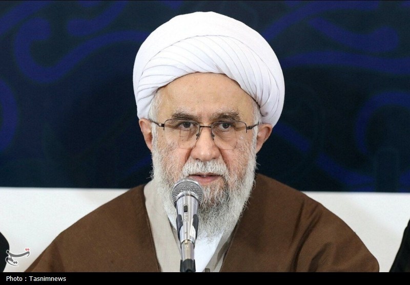 معرفی شخصیت‌هایی مانند آیت‌الله یزدی(ره) برای جامعه دینی و حوزوی ضروری است