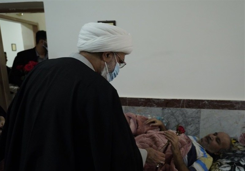 امام جمعه بوشهر از سالمندان بوشهری دلجویی کرد+تصویر