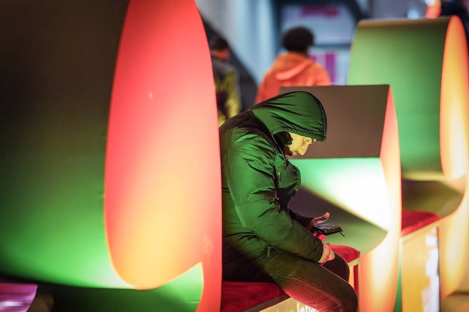 روز دوم جشنواره سینما حقیقت | نمایش فیلم های مهم، با چشمان گریان همسران دو سفر کرده؛ سالن ها پُر شدند