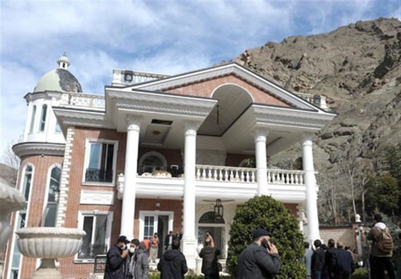 اَبَر‌ویلای شخص ذی‌نفوذ در حاشیه‌ رود کرج تخریب شد + جزئیات و فیلم