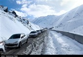 بارش برف و لغزندگی اکثر محورهای چهارمحال و بختیاری