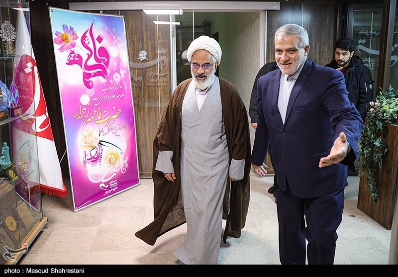 بازدید نماینده ولی فقیه در سپاه پاسداران از خبرگزاری تسنیم