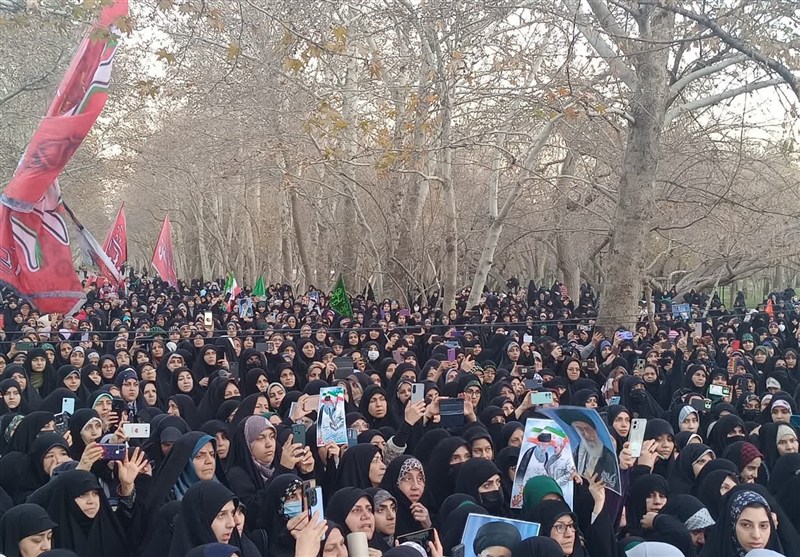 پارک ملت مشهد صحنه اجتماع فاطمی مدافعان عفاف و حجاب شد