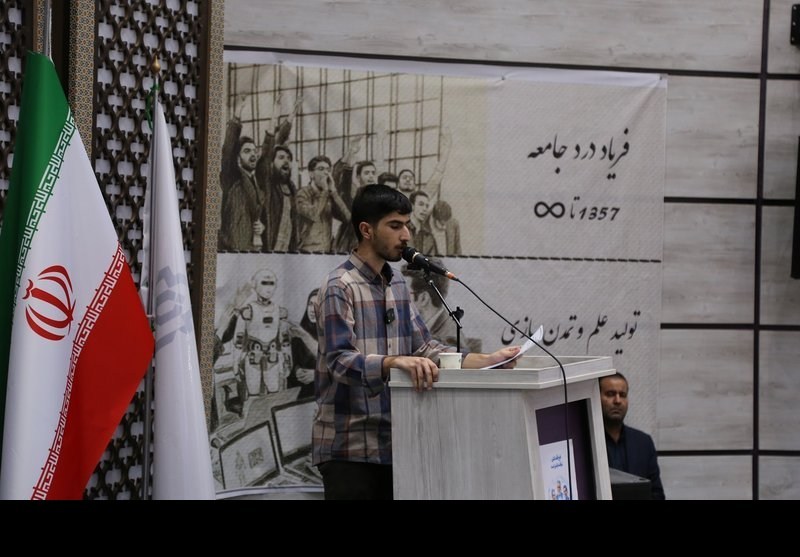 انتقادات بی‌پرده دانشجویان از عملکرد استاندار لرستان/ کشت خشخاش جای گندم را گرفت!