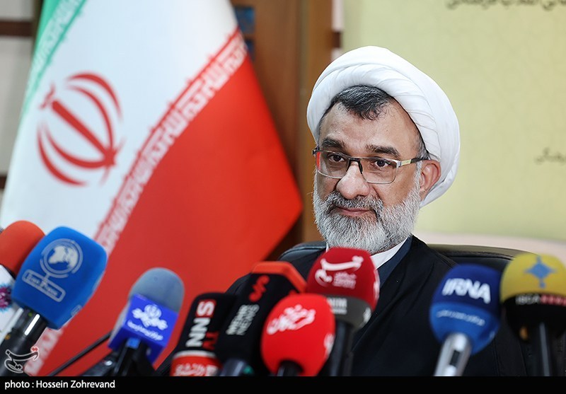 خسروپناه: مصوبه تأثیر معدل در کنکور تغییر نمی‌کند/ موانع برگزاری گفتگوهای آزاد اندیشی