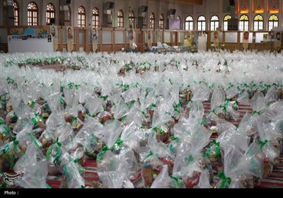 توزیع بسته معیشتی در رزمایش یلدای فاطمی