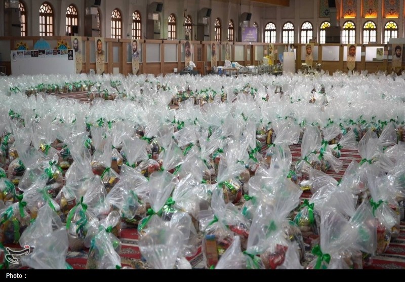 توزیع بسته معیشتی در رزمایش یلدای فاطمی