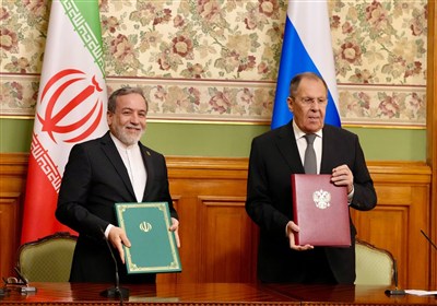 Araqchi Highlights Benefits of Iran-Russia Cooperation in Countering Sanctions