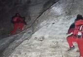 نبرد با سرما و سنگ/ 10 ساعت تلاش برای نجات 3 نفر در ارتفاعات کوهدشت
