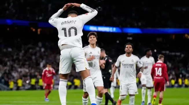 تیم فوتبال رئال مادرید , لالیگا اسپانیا , کیلیان امباپه , کریستیانو رونالدو , 