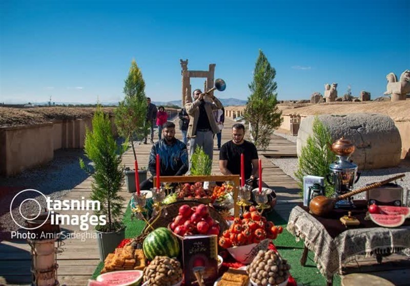 آیین جشن چله در مجموعه جهانی تخت جمشید