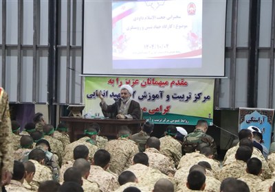 آگاهی و بصیرت، سد محکم سربازان در برابر جنگ نرم است