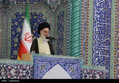 امام جمعه قم: دولت برای رفع گرانی‌ها ‌برنامه‌ریزی کنند