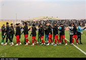 دیدار تیم های فوتبال شمس آذر و تراکتور