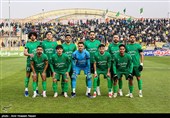 دیدار تیم های فوتبال شمس آذر و تراکتور