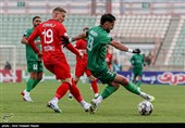 دیدار تیم های فوتبال شمس آذر و تراکتور