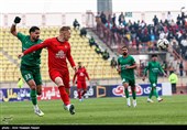 دیدار تیم های فوتبال شمس آذر و تراکتور