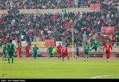 دیدار تیم های فوتبال شمس آذر و تراکتور