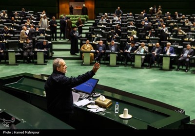 جلسه بررسی لایحه بودجه 1405 در صحن مجلس با حضور رئیس جمهور