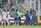 استقلال به گل‌گهر باخت و از مدعیان عقب ماند/ شکست بد موقع!