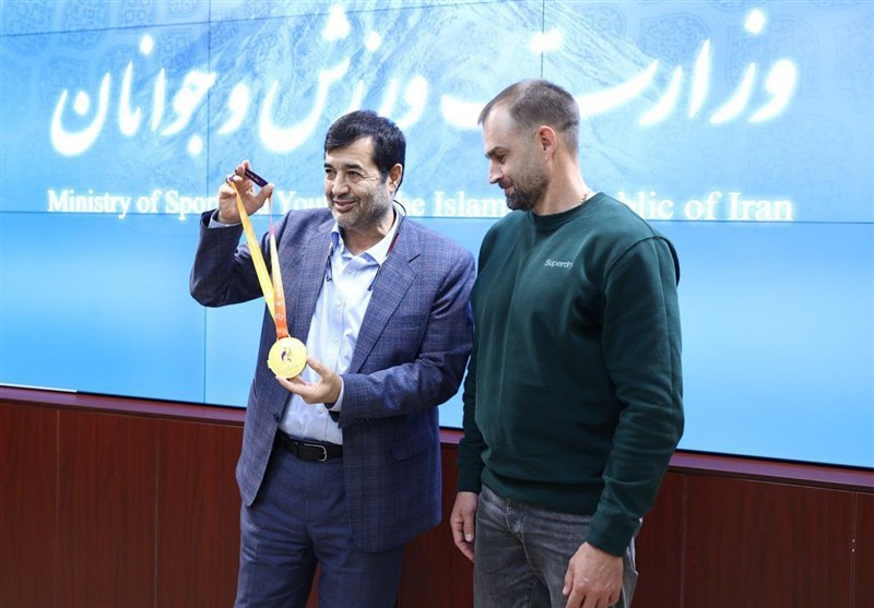 سرگئی بوزوگلی: حداقل سه مدال در بازی‌های آسیایی ناگویا خواهیم داشت/ در ایران همه چیز نرمال است