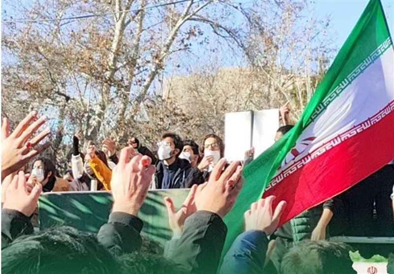 تجمع در تعدادی از دانشگاه‌ها / حمایت از مطالبات قانونی و هوشیاری در برابر اغتشاش