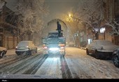 برف که بارید، شهر ایستاد اما کارگران شهرداری نه +تصاویر