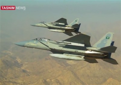 تفاقم الخلاف السعودي الإماراتي في اليمن: غارات على شحنات إماراتية في ميناء المكلا وانقسام بالمجلس الرئاسي