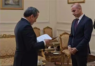 تقدیم رونوشت استوارنامه سفیر لبنان به عراقچی